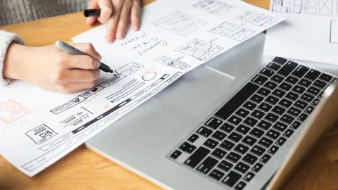ヘッドレス CMS 制作 構築